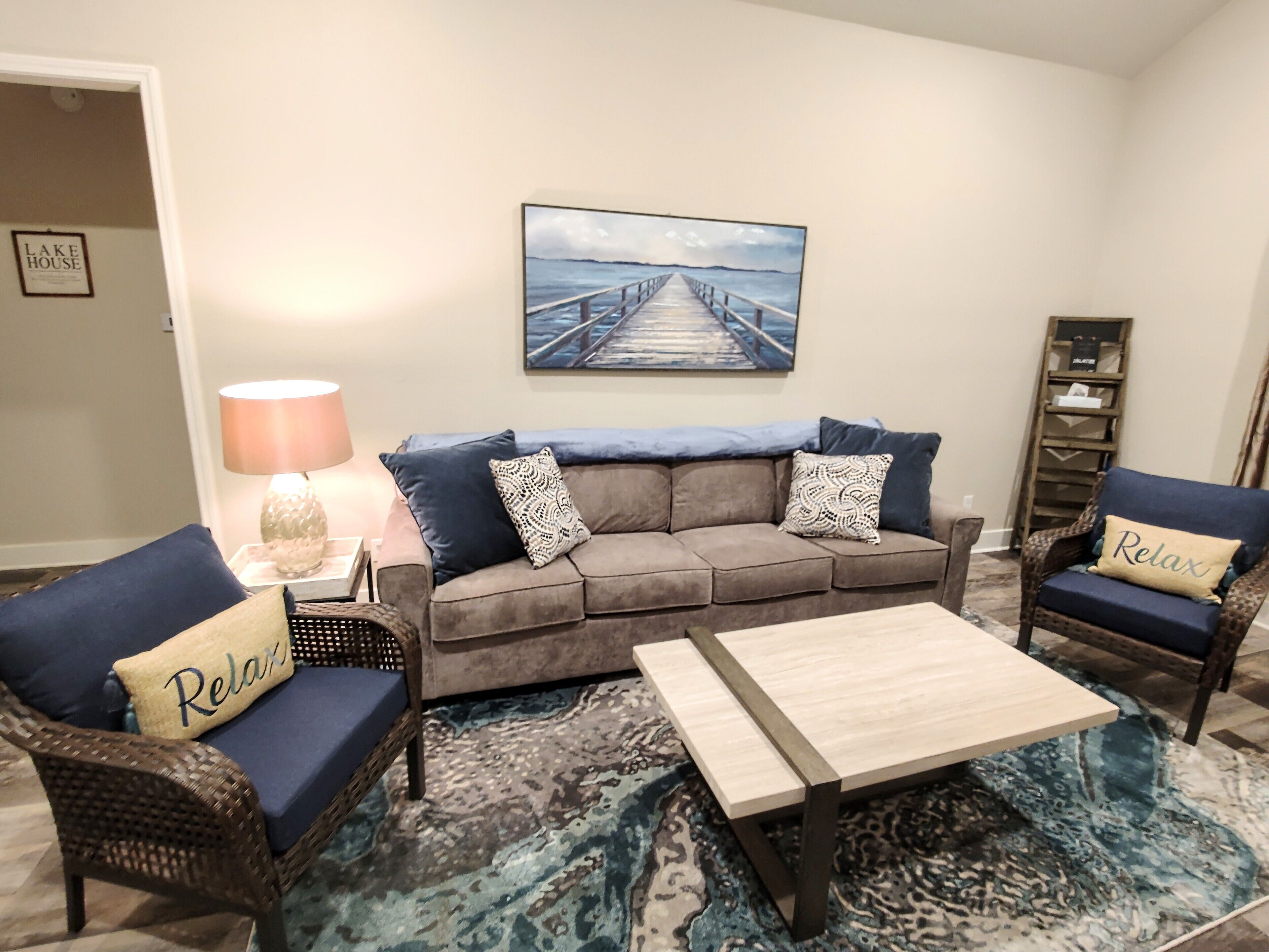 Lakeview Getaway B - Perfect for Couples or families