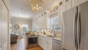 House, 4 Bedrooms | Private kitchen - Hidden Gem Escape by Five Star Properties (Miramar Beach)