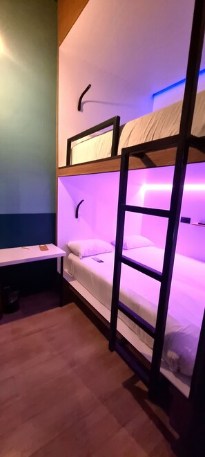 Cabaña, acceso para personas con movilidad reducida, baño compartido (Polynesian) | Cápsula