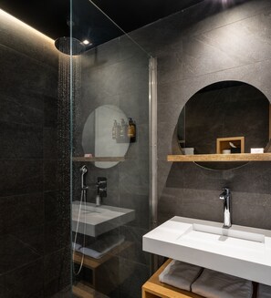 Shared bathroom - Polynesian Cabins by Kon Tiki (Papeete)