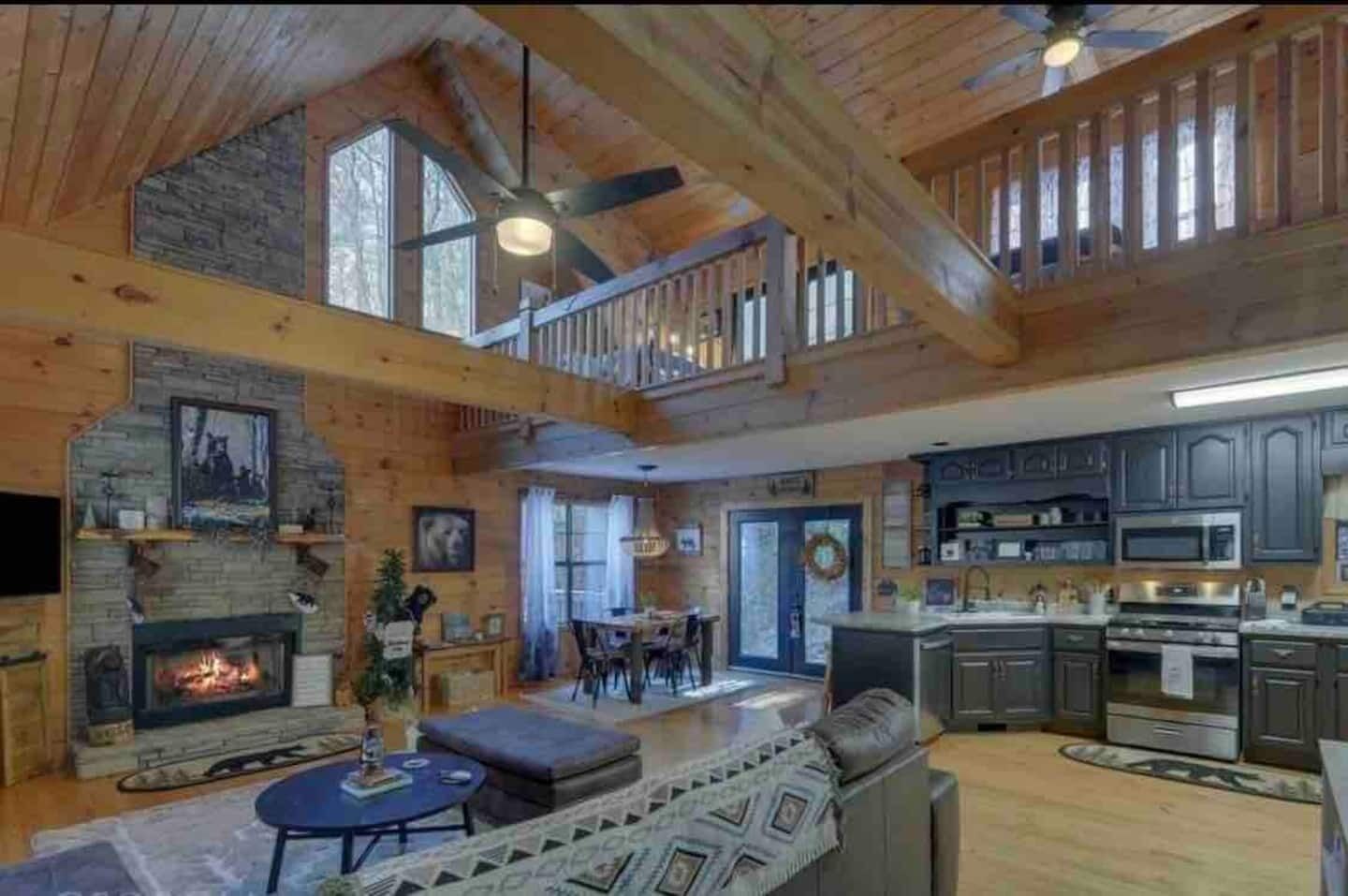 ʕ•ᴥ•ʔ Private Pond on 7 acres - Honey's Hideaway