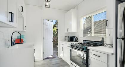 Pet-Friendly Haven Scenic Views Near Downtown SD