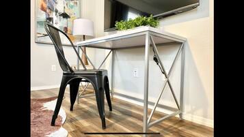 ุงูู
ูุดุฃุฉ ู
ู ุงูุฏุงุฎู