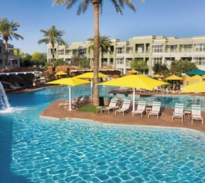 Piscina coperta, piscina all'aperto