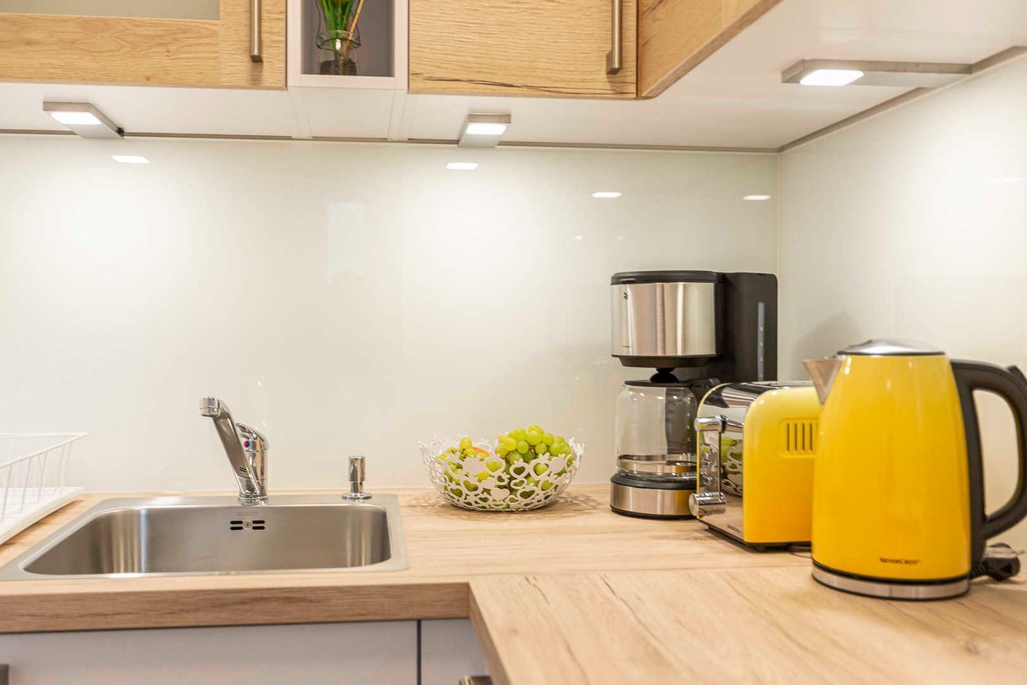 Geladeira, fogão, cooktop, lava-louças