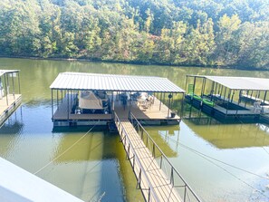 Marina - The Blue Bungalow - Private Dock/Quiet Cove - 3Bedroom/2 Bath (Linn Creek)