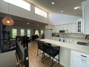 Fridge, microwave, oven, stovetop - The Blue Bungalow - Private Dock/Quiet Cove - 3Bedroom/2 Bath (Linn Creek)