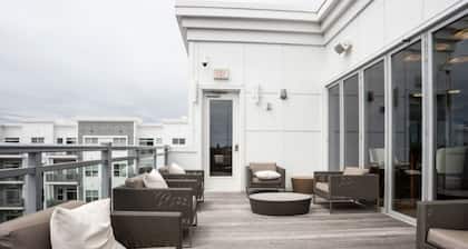 Bright Alewife 1BR w/ in-unit W/D close to shopping center, by Blueground