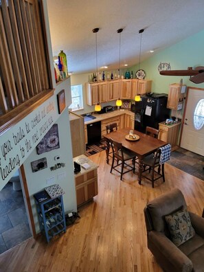 المنشأة من الداخل