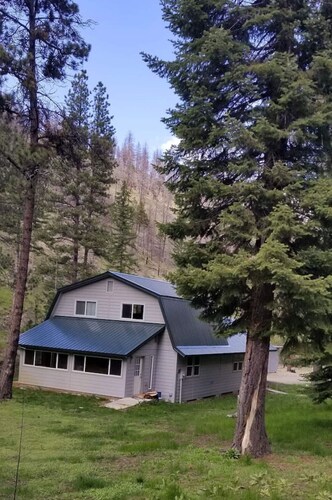 Lone Wolf Lodge - in Wallowa-Whitman Nat`l Forest