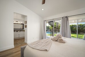 4 habitaciones, tabla de planchar con plancha y cuna de viaje
