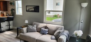 TV - Hardy’s cute and cozy beach cottage  (Shediac)
