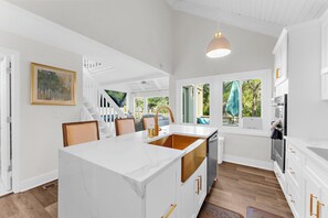 Mikrowelle, Ofen, Herdplatte, Geschirrspüler