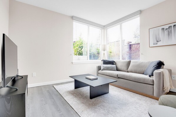 Télévision, chaîne hi-fi