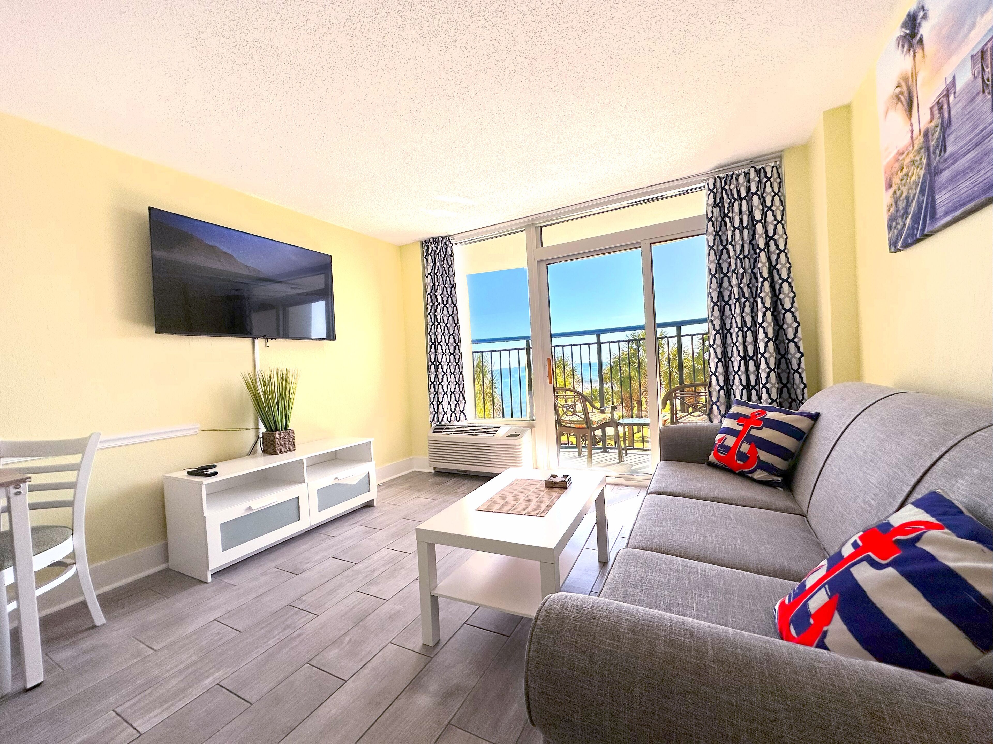 NEW ! Amazing Oceanfront Condo. Downtown of Myrtle Beach. 