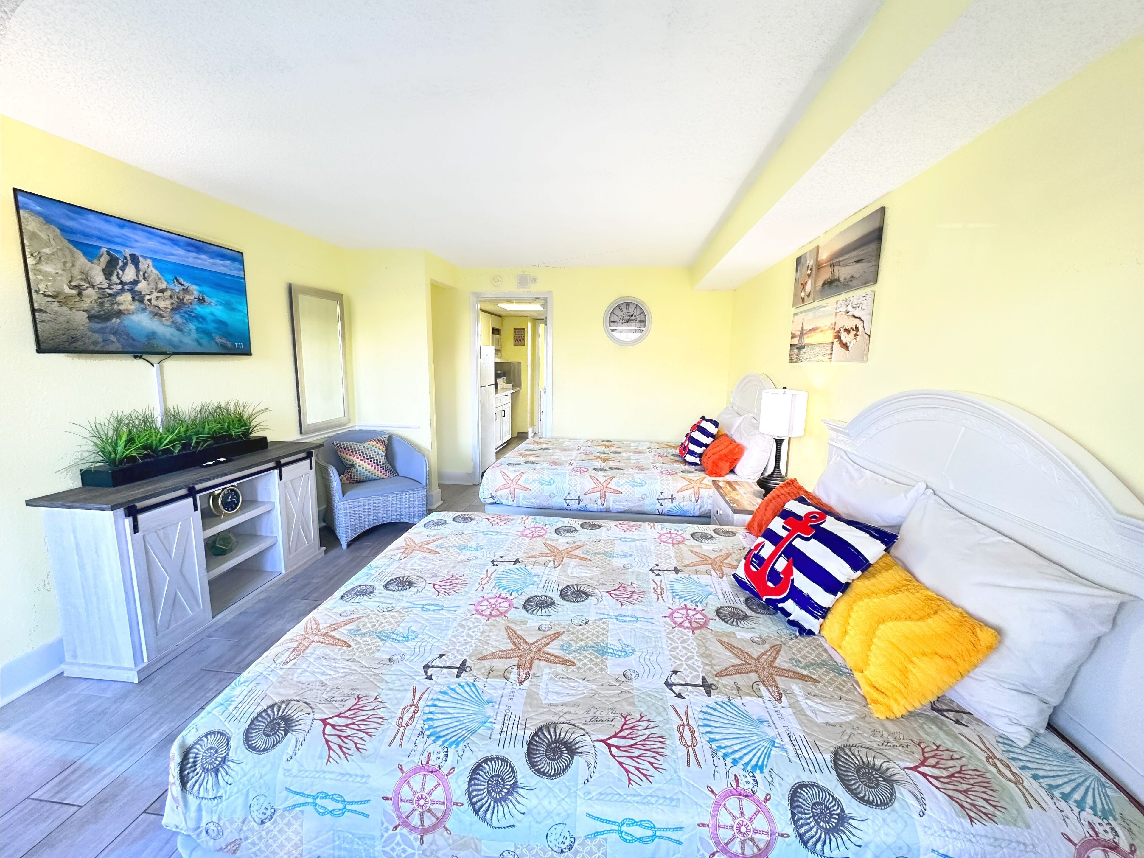 NEW ! Amazing Oceanfront Condo. Downtown of Myrtle Beach. 