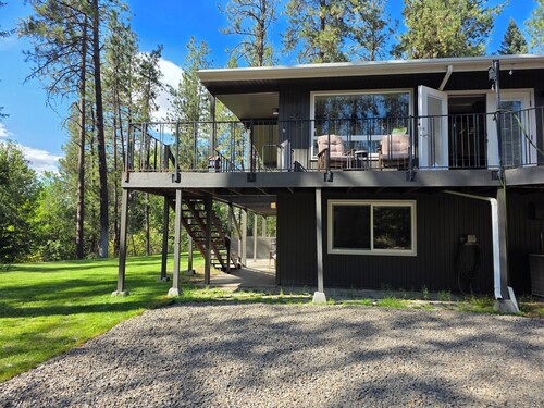 Serene Hideaway near nature and the Little Spokane River