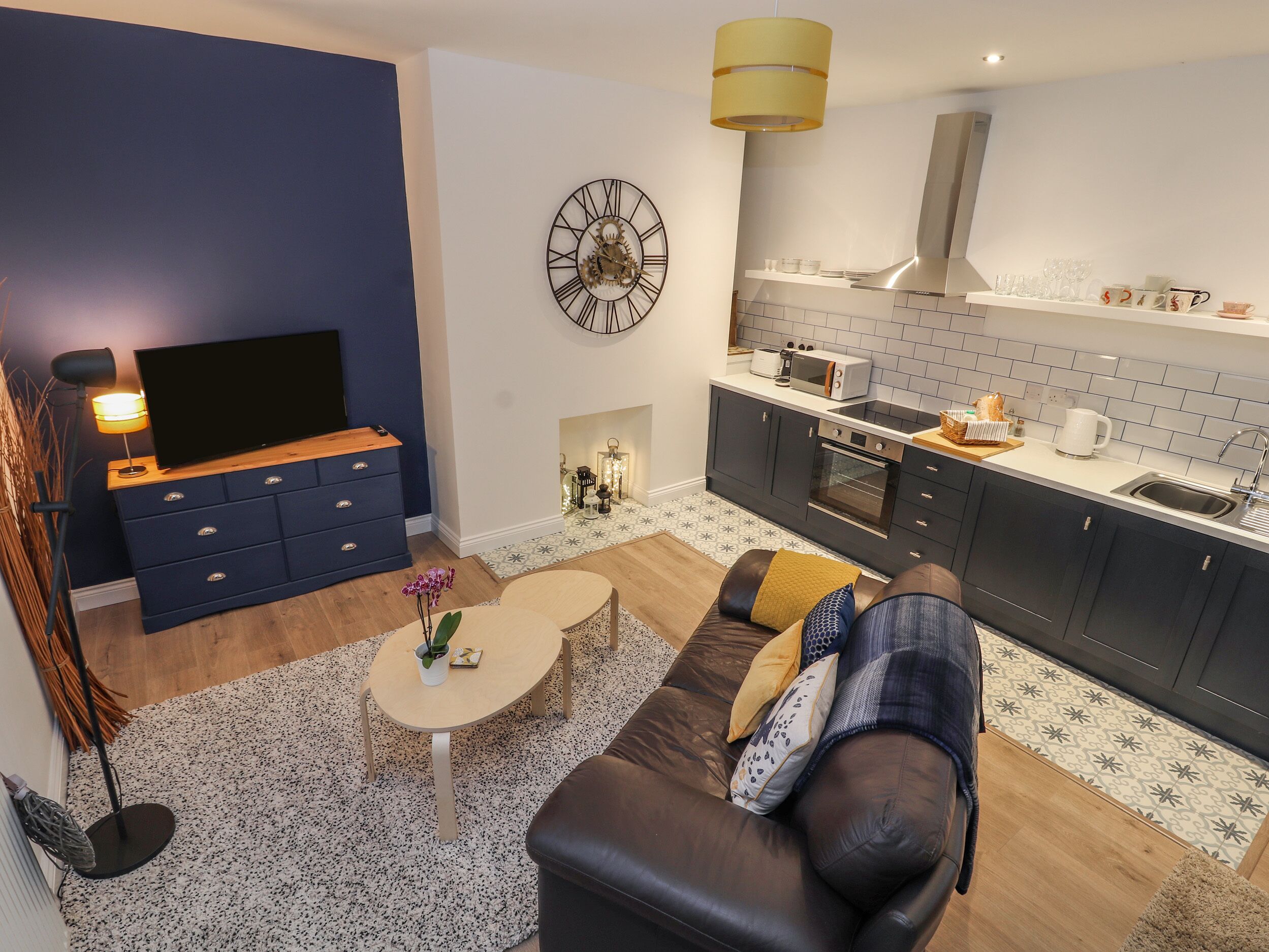 THE HARE, romantic, luxury holiday cottage in Worleston