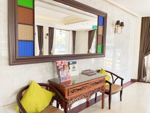 Interior - AM Hotel (Singapore)