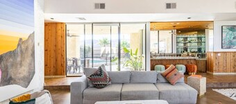 Private villa on 8acres with heated pool and spa.  10 mins. From JTNP entrance.