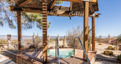 Private villa on 8acres with heated pool and spa. 10 mins. From JTNP entrance.
