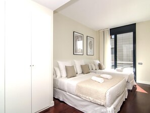 3 bedrooms, iron/ironing board, Internet, bed sheets