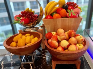 Daily buffet breakfast for a fee - Qianhuazhou Hotel (Huizhou)