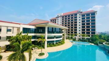 Seasonal outdoor pool