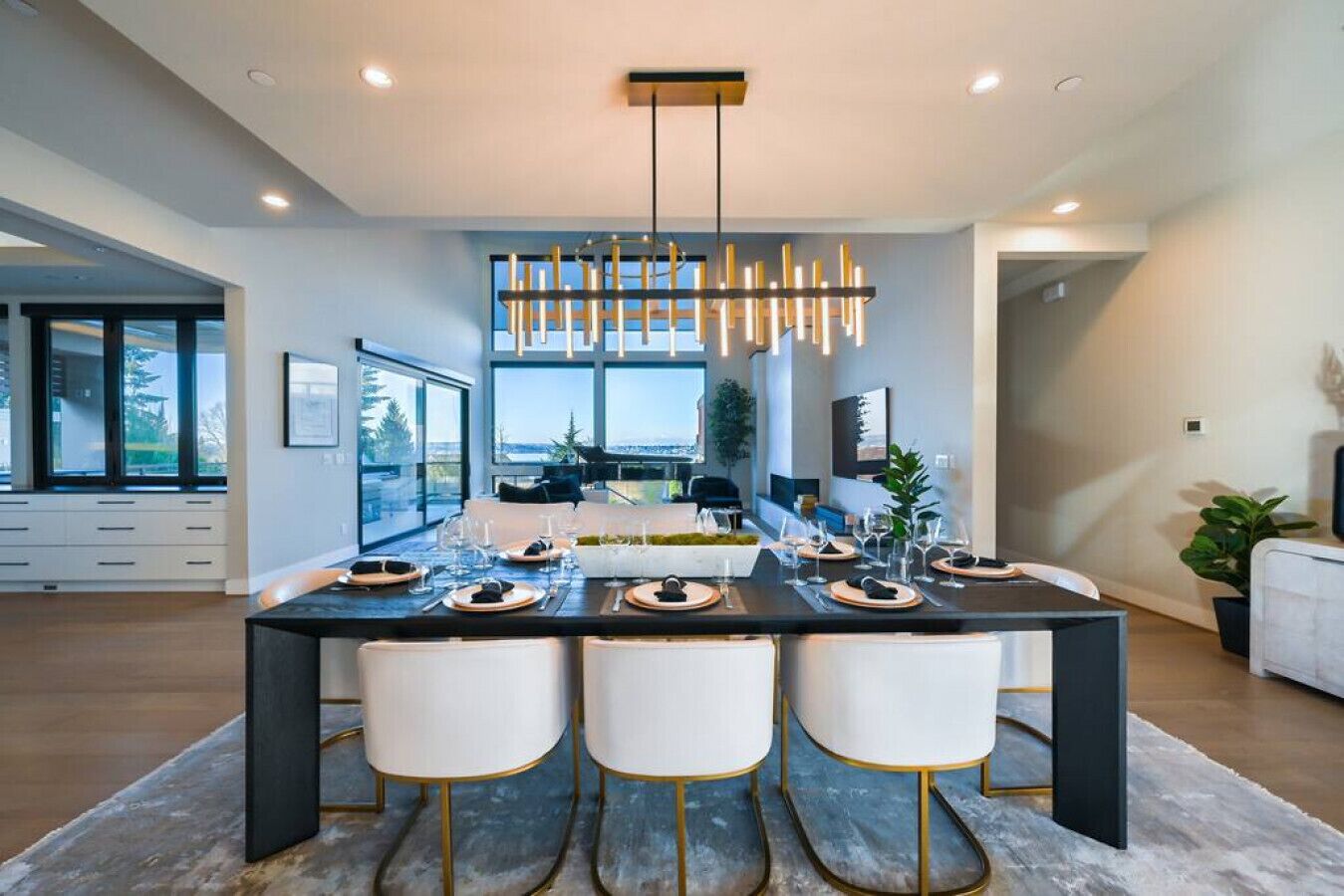 Gorgeous 4 bedroom/5 bath Designer Home, gym, AC, views!