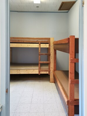 6 Schlafzimmer, Schreibtisch, kostenloses WLAN