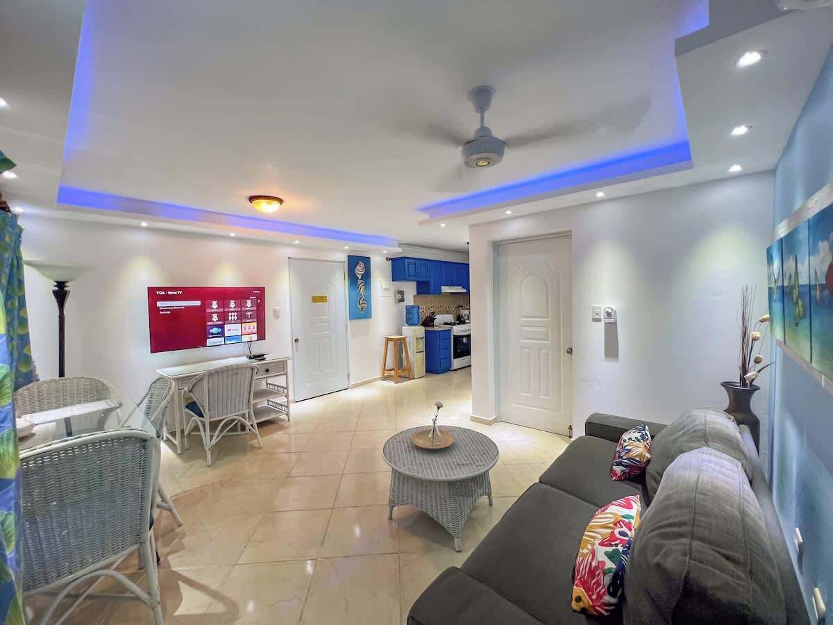 Televisión y oficina 