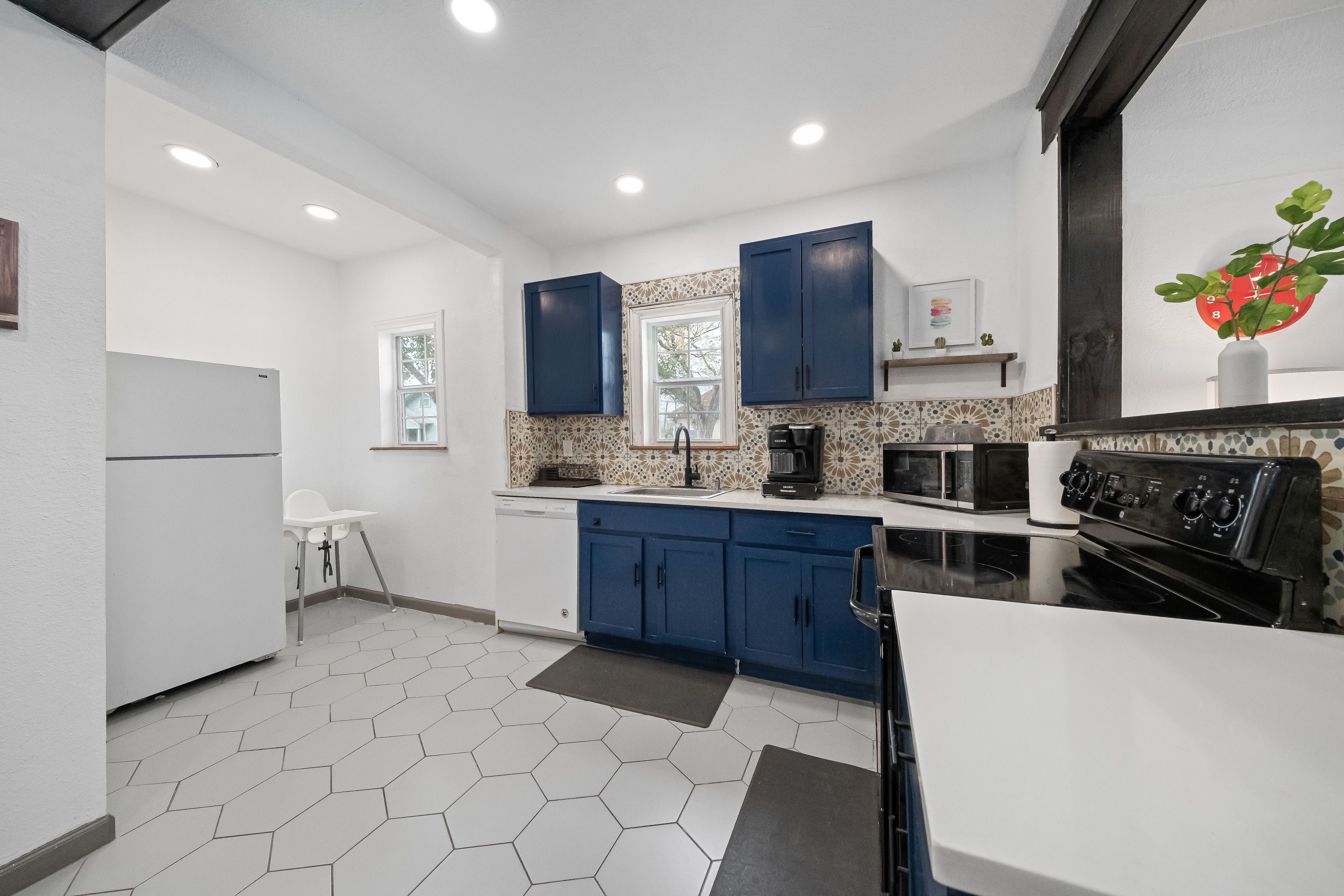 Historic Home w/ Hot Tub - Downtown San Antonio