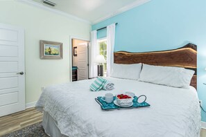 2 bedrooms, iron/ironing board, free WiFi, bed sheets - Private Gated Beach & Heated Pool: Modern Siesta Key Cottage at Beach Club (Sarasota)