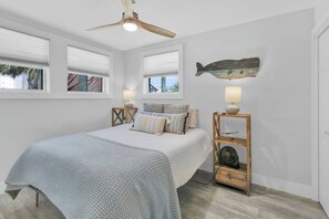 2 bedrooms, iron/ironing board, WiFi, bed sheets - Beautiful Okaloosa Island 2BR Beach House Retreat (Fort Walton Beach)