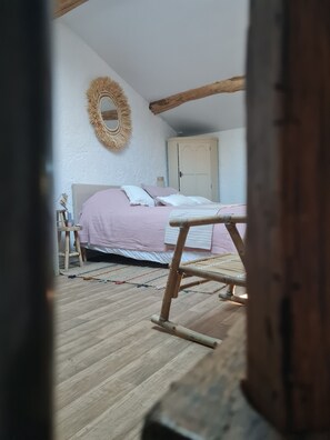 2 Schlafzimmer, Schreibtisch, Bügeleisen/Bügelbrett, kostenloses WLAN