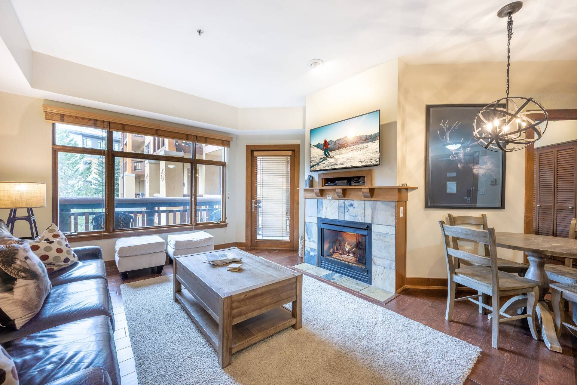 *FREE SKI RENTAL* Ski-In / Ski-Out Canyons Resort! Updated @ Sundial w Hot Tub, Free On-Call Shuttle