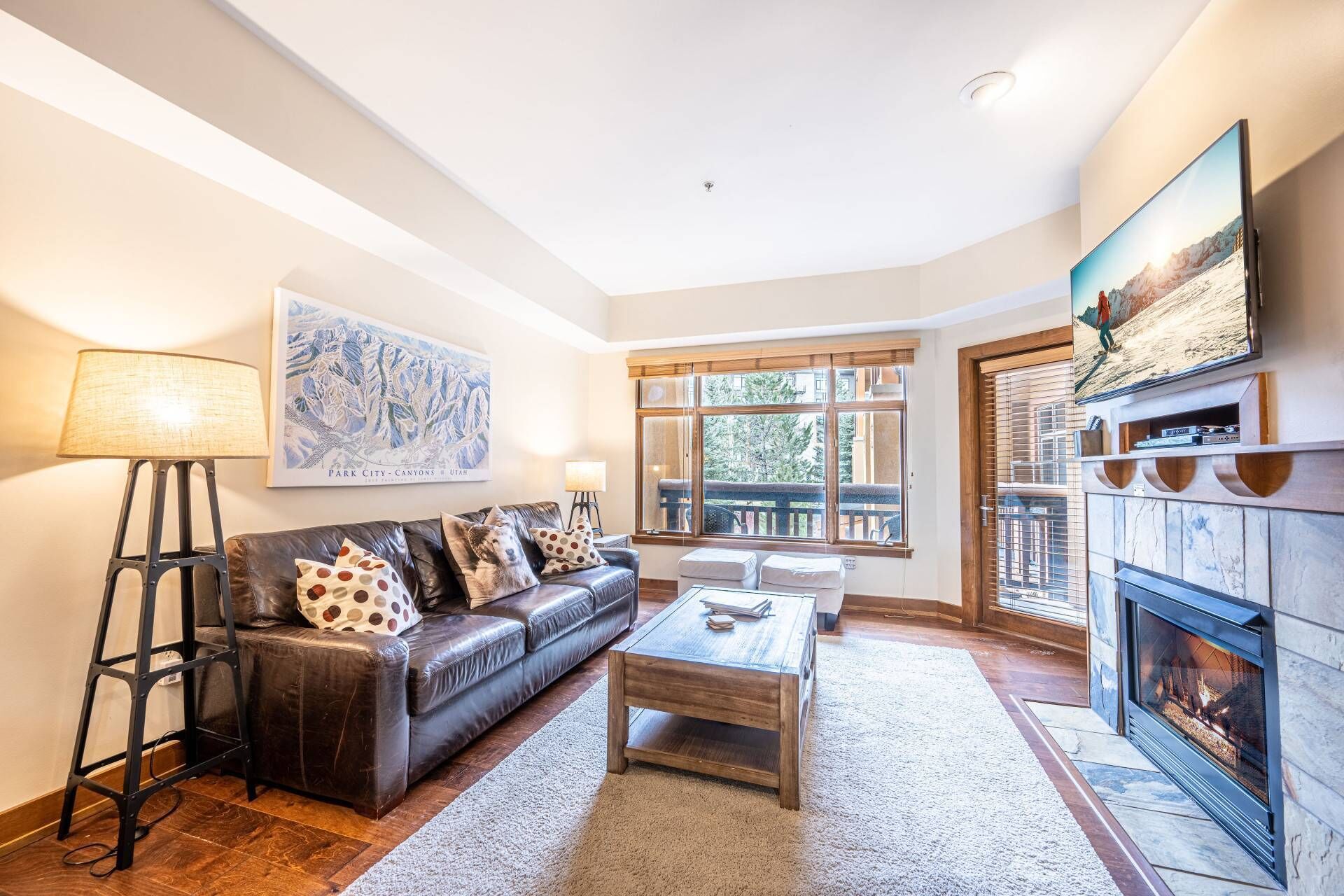 *FREE SKI RENTAL* Ski-In / Ski-Out Canyons Resort! Updated @ Sundial w Hot Tub, Free On-Call Shuttle