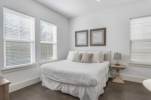 4 chambres, fer et planche à repasser, Wi-Fi, draps fournis