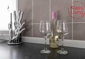 Food and drink - Spacious 3 bedroom maisonette property with pool table. (Coatbridge)