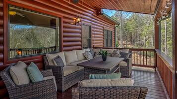 Cabin, 4 Bedrooms | Balcony
