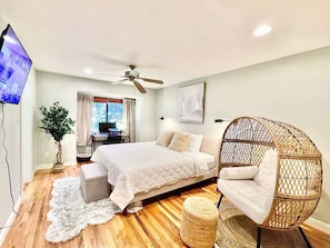 3 bedrooms, desk, iron/ironing board, WiFi