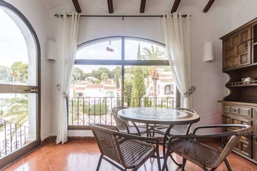 Cala Blanca Apartment up 3 pax, pool, tennis, A / C