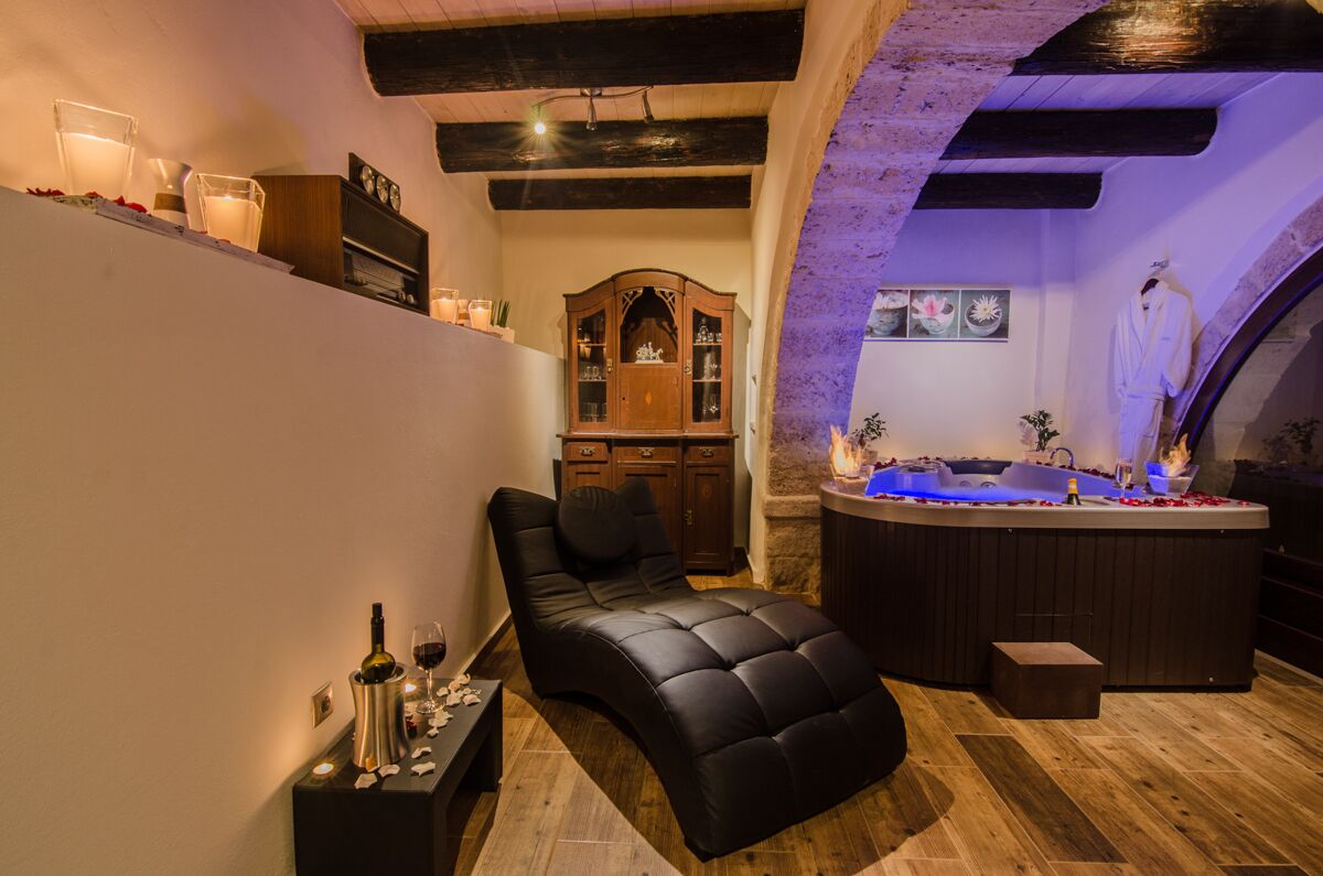 Angelos House Spa & Hammam, roof garden with BBQ!