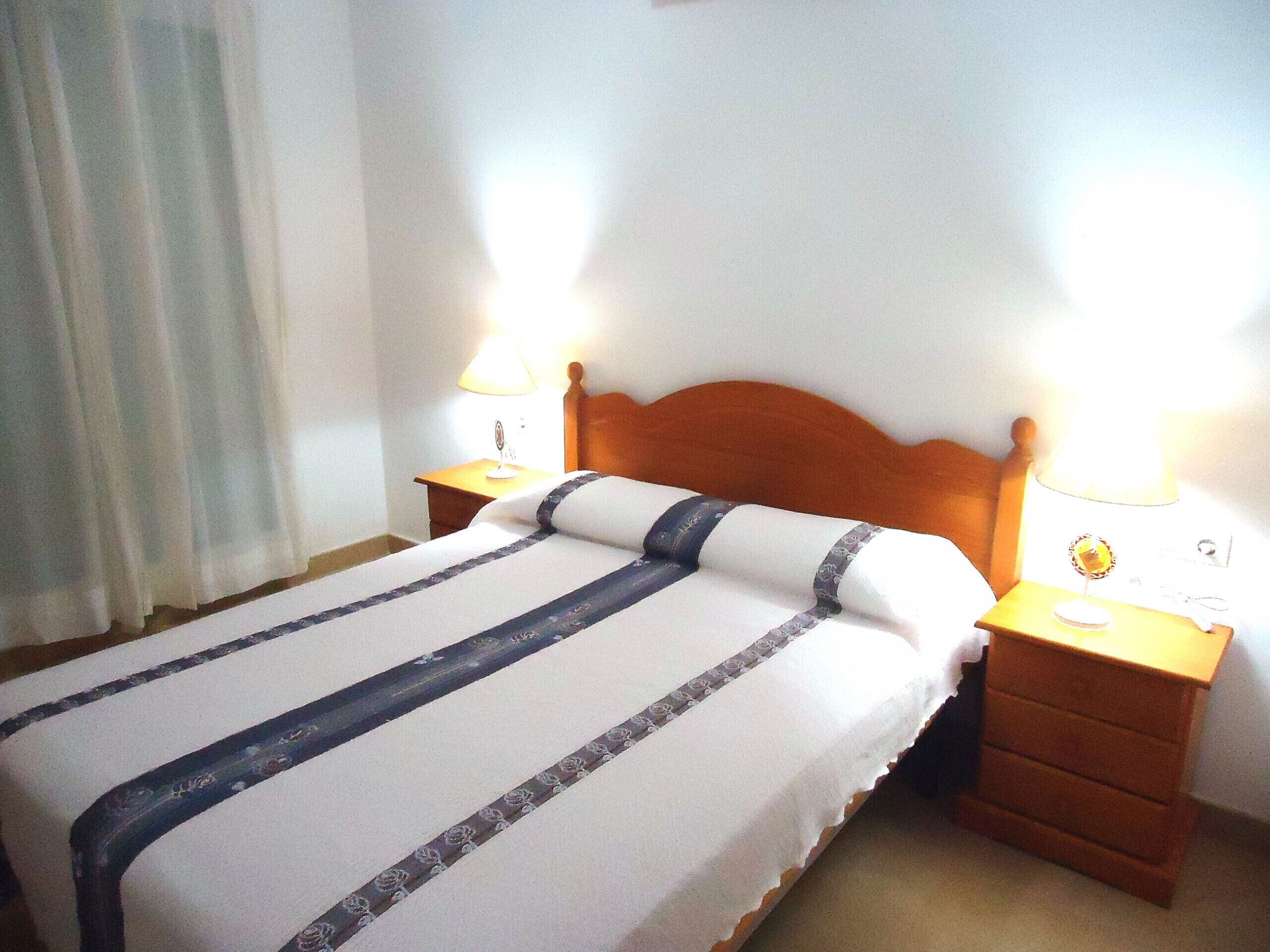 2 chambres, fer et planche à repasser, draps fournis