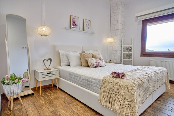 2 bedrooms, iron/ironing board, free WiFi, bed sheets