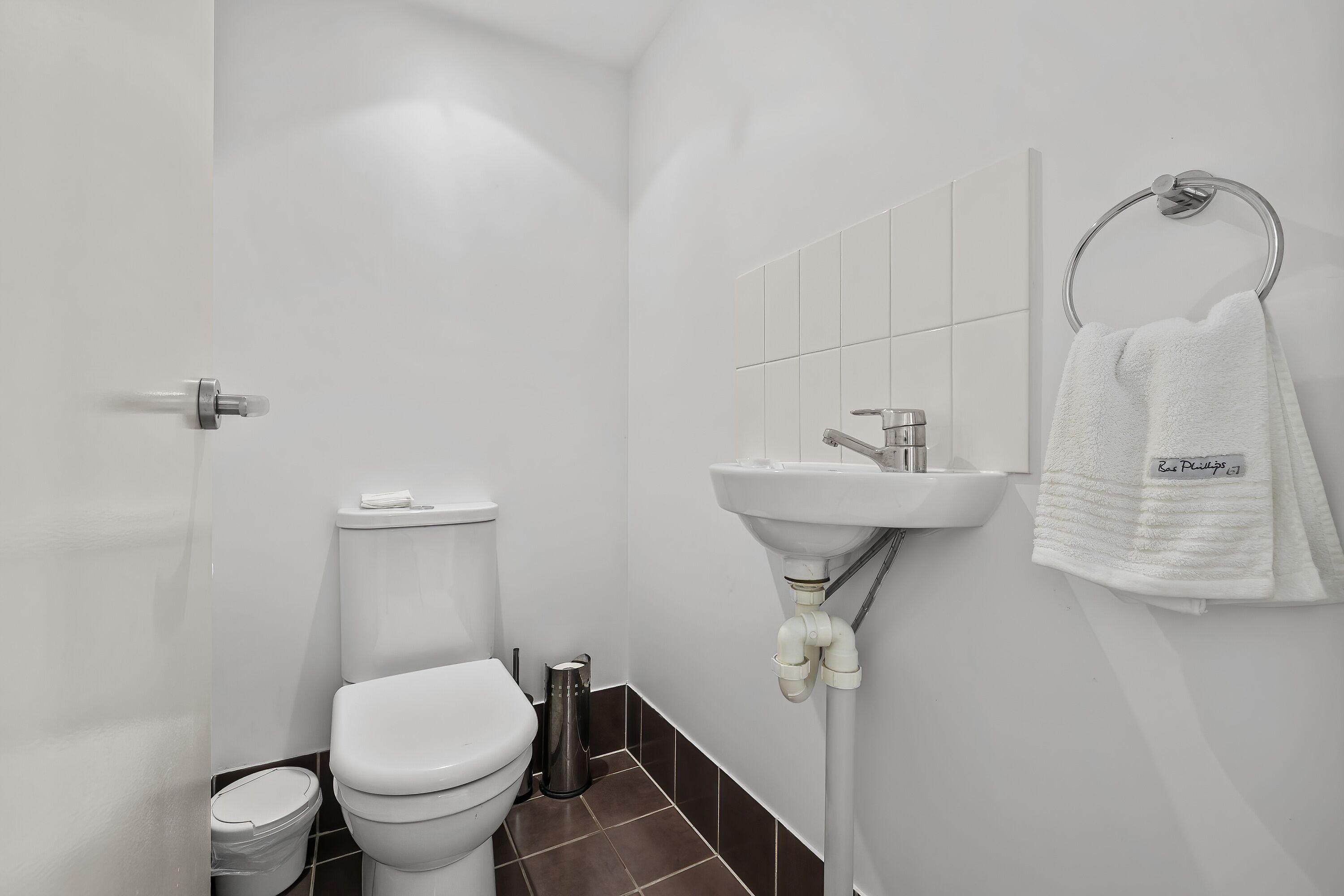 Enjoy the beach retreat. — image 13