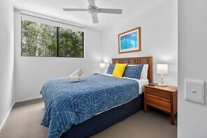 2 chambres, fer et planche à repasser, accès au Wi-Fi (inclus)