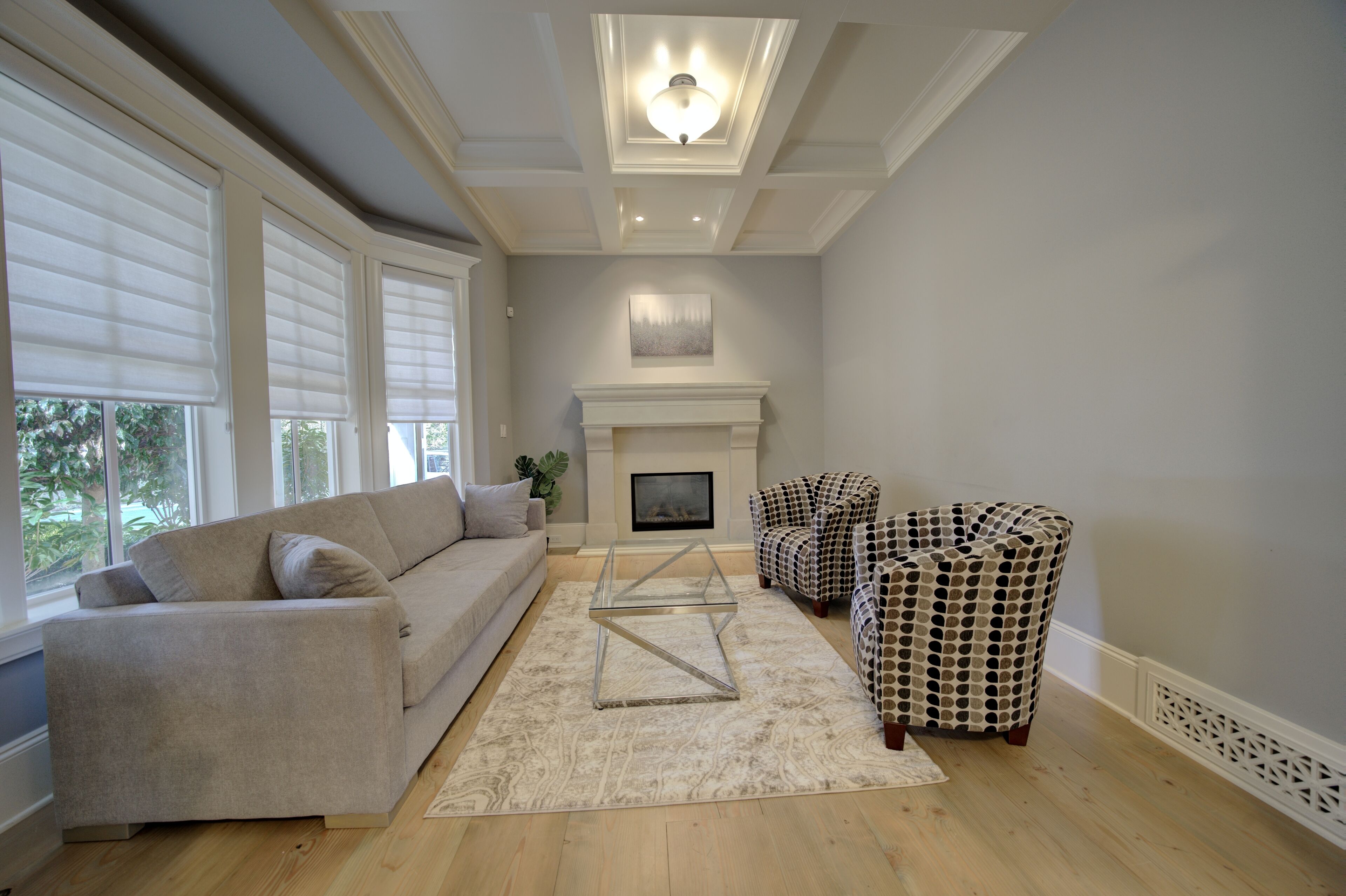 9 bdrm home, sleeps 26 w/ hot tub/gym/theatre/bar