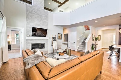 Hike & Ski: Stunning Home w/ Hot Tub in Granby!