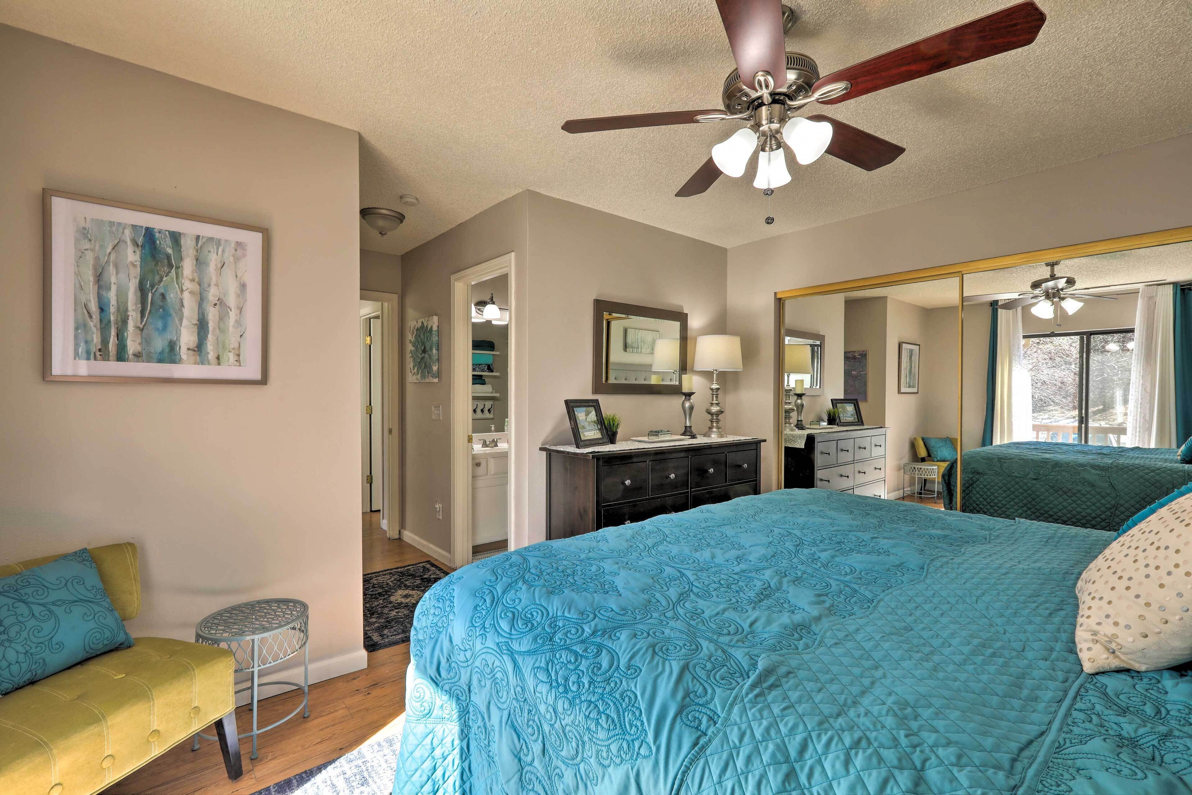 2 bedrooms, iron/ironing board, internet, bed sheets